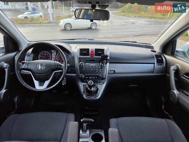 Хонда СРВ 2009 в Харькове на Automoto.ua Серый Хонда СРВ, объемом двигателя 2.2 л и пробегом 211 тыс. км за 11300 $, фото 43 на Automoto.ua