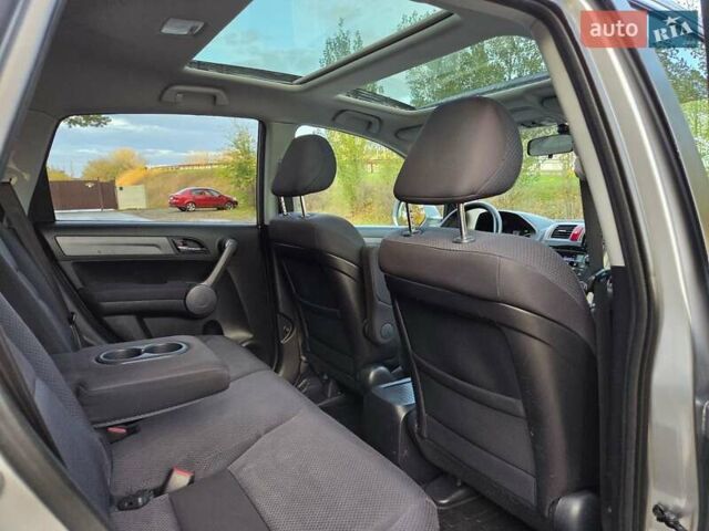 Хонда СРВ 2009 в Харькове на Automoto.ua Серый Хонда СРВ, объемом двигателя 2.2 л и пробегом 211 тыс. км за 11300 $, фото 34 на Automoto.ua