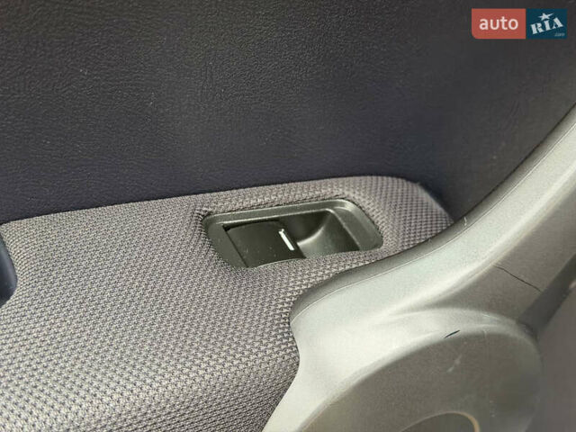 Сірий Хонда СРВ, об'ємом двигуна 2 л та пробігом 187 тис. км за 10950 $, фото 28 на Automoto.ua