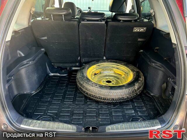 Серый Хонда СРВ, объемом двигателя 2.4 л и пробегом 262 тыс. км за 12500 $, фото 5 на Automoto.ua