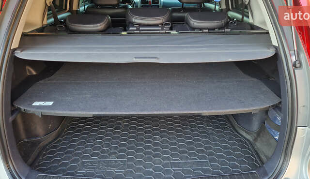 Хонда СРВ 2010 в Днепре (Днепропетровске) на Automoto.ua Серый Хонда СРВ, объемом двигателя 2.2 л и пробегом 229 тыс. км за 13300 $, фото 10 на Automoto.ua