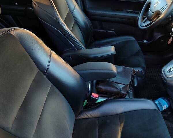 Сірий Хонда СРВ, об'ємом двигуна 2.4 л та пробігом 182 тис. км за 12750 $, фото 19 на Automoto.ua