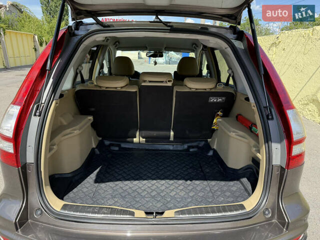 Серый Хонда СРВ, объемом двигателя 2.4 л и пробегом 160 тыс. км за 11000 $, фото 4 на Automoto.ua