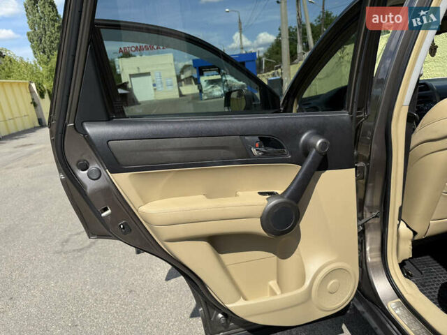 Серый Хонда СРВ, объемом двигателя 2.4 л и пробегом 160 тыс. км за 11000 $, фото 10 на Automoto.ua