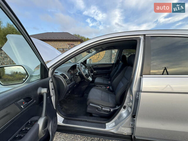 Серый Хонда СРВ, объемом двигателя 2.2 л и пробегом 246 тыс. км за 11850 $, фото 46 на Automoto.ua