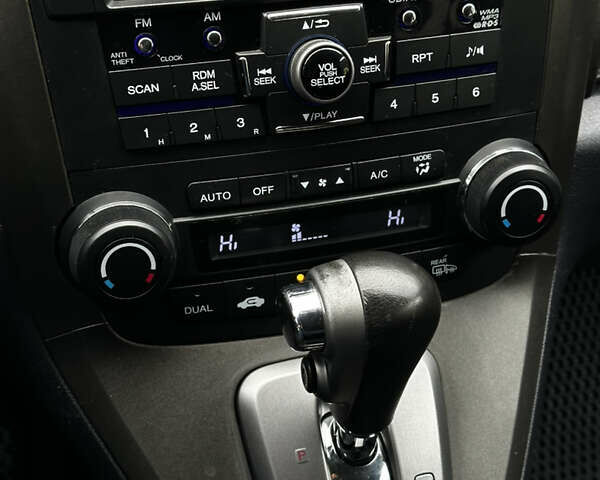 Серый Хонда СРВ, объемом двигателя 2.2 л и пробегом 243 тыс. км за 12100 $, фото 9 на Automoto.ua