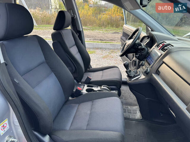 Серый Хонда СРВ, объемом двигателя 2.2 л и пробегом 246 тыс. км за 11850 $, фото 65 на Automoto.ua