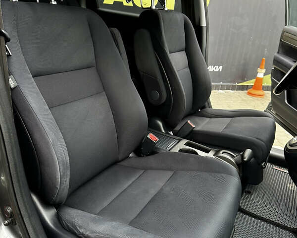 Серый Хонда СРВ, объемом двигателя 2.2 л и пробегом 243 тыс. км за 12100 $, фото 17 на Automoto.ua