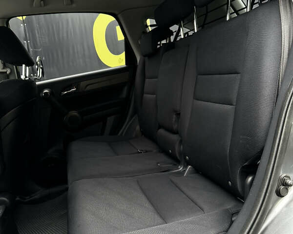 Серый Хонда СРВ, объемом двигателя 2.2 л и пробегом 243 тыс. км за 12100 $, фото 12 на Automoto.ua