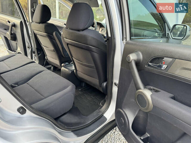 Серый Хонда СРВ, объемом двигателя 2.2 л и пробегом 246 тыс. км за 11850 $, фото 60 на Automoto.ua