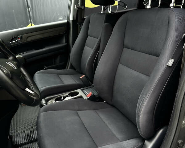 Серый Хонда СРВ, объемом двигателя 2.2 л и пробегом 243 тыс. км за 12100 $, фото 6 на Automoto.ua