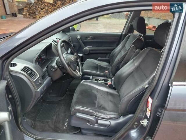 Серый Хонда СРВ, объемом двигателя 2.2 л и пробегом 275 тыс. км за 12400 $, фото 14 на Automoto.ua