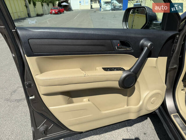 Серый Хонда СРВ, объемом двигателя 2.4 л и пробегом 160 тыс. км за 11000 $, фото 15 на Automoto.ua