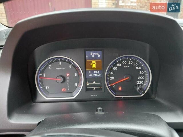 Серый Хонда СРВ, объемом двигателя 2.2 л и пробегом 275 тыс. км за 12400 $, фото 8 на Automoto.ua