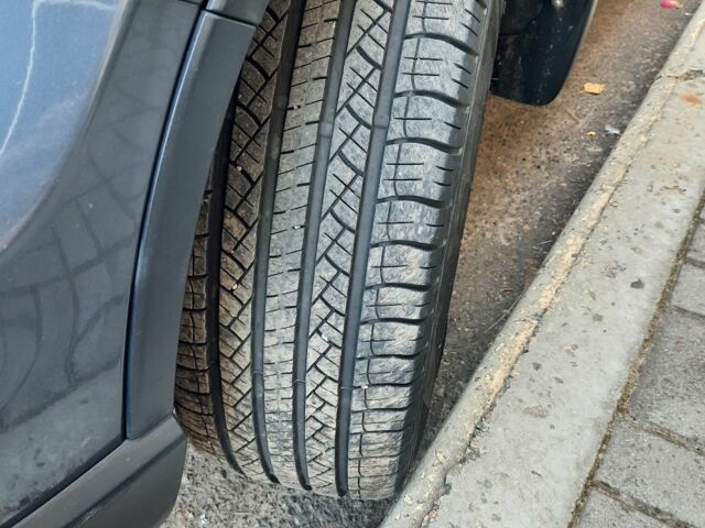 Серый Хонда СРВ, объемом двигателя 2.2 л и пробегом 265 тыс. км за 13000 $, фото 1 на Automoto.ua