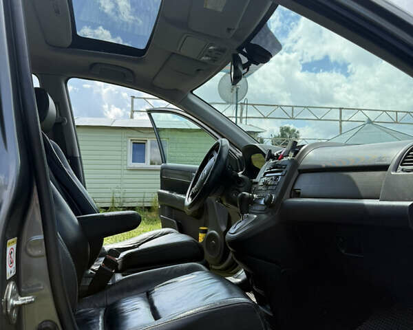 Серый Хонда СРВ, объемом двигателя 2.4 л и пробегом 190 тыс. км за 12700 $, фото 2 на Automoto.ua