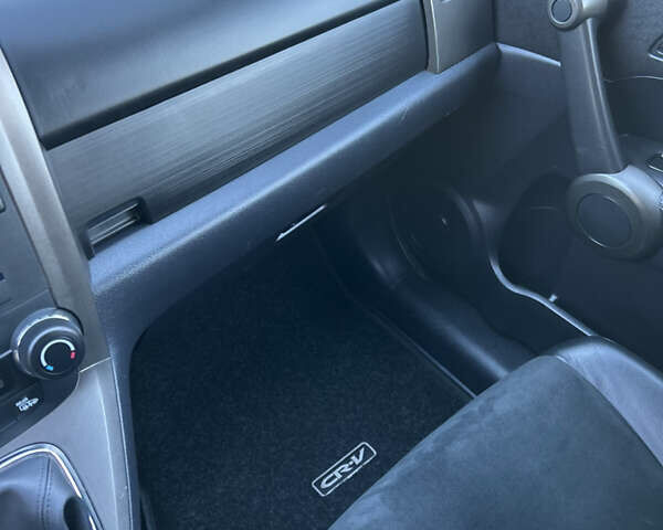 Сірий Хонда СРВ, об'ємом двигуна 2.2 л та пробігом 175 тис. км за 13999 $, фото 69 на Automoto.ua