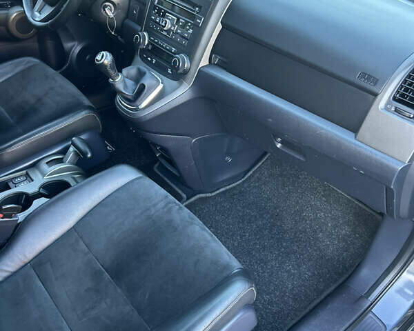 Сірий Хонда СРВ, об'ємом двигуна 2.2 л та пробігом 175 тис. км за 13999 $, фото 82 на Automoto.ua