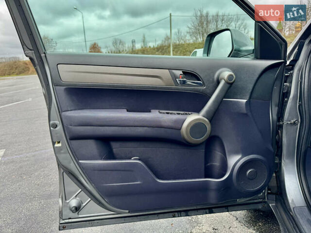 Серый Хонда СРВ, объемом двигателя 2 л и пробегом 223 тыс. км за 11950 $, фото 34 на Automoto.ua