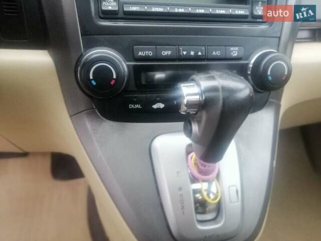 Серый Хонда СРВ, объемом двигателя 2.2 л и пробегом 228 тыс. км за 12700 $, фото 2 на Automoto.ua