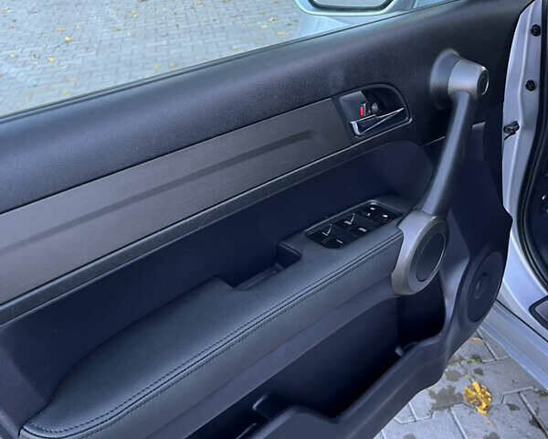 Хонда СРВ 2011 в Черновцах на Automoto.ua Серый Хонда СРВ, объемом двигателя 2.2 л и пробегом 218 тыс. км за 13990 $, фото 12 на Automoto.ua