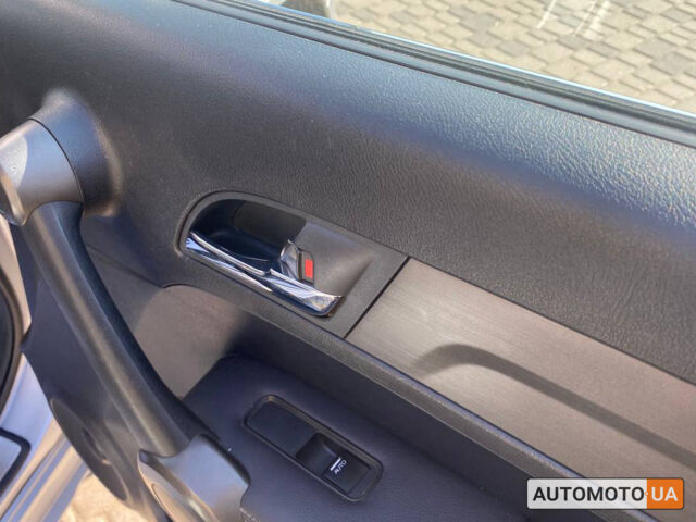 Сірий Хонда СРВ, об'ємом двигуна 2.2 л та пробігом 196 тис. км за 15000 $, фото 29 на Automoto.ua