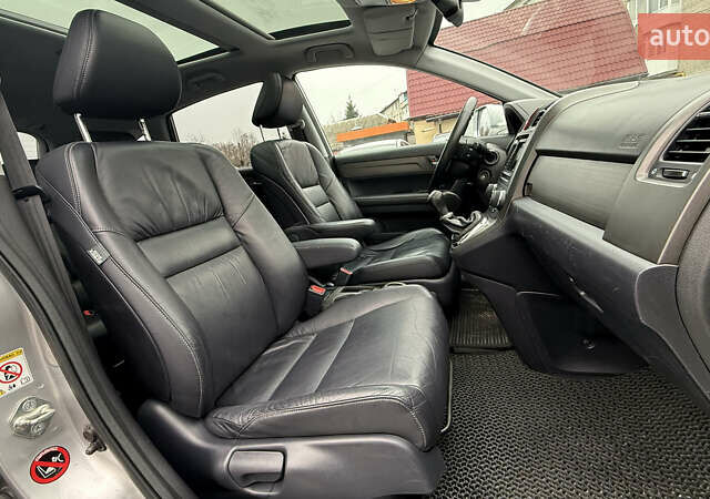 Серый Хонда СРВ, объемом двигателя 2.2 л и пробегом 204 тыс. км за 14000 $, фото 29 на Automoto.ua