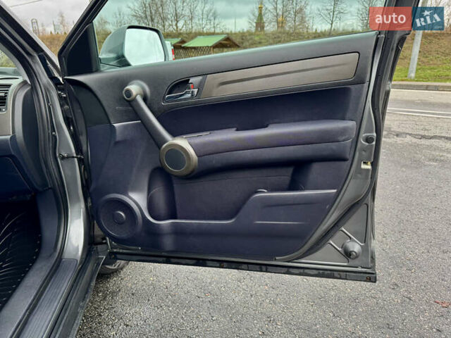 Серый Хонда СРВ, объемом двигателя 2 л и пробегом 223 тыс. км за 11950 $, фото 40 на Automoto.ua