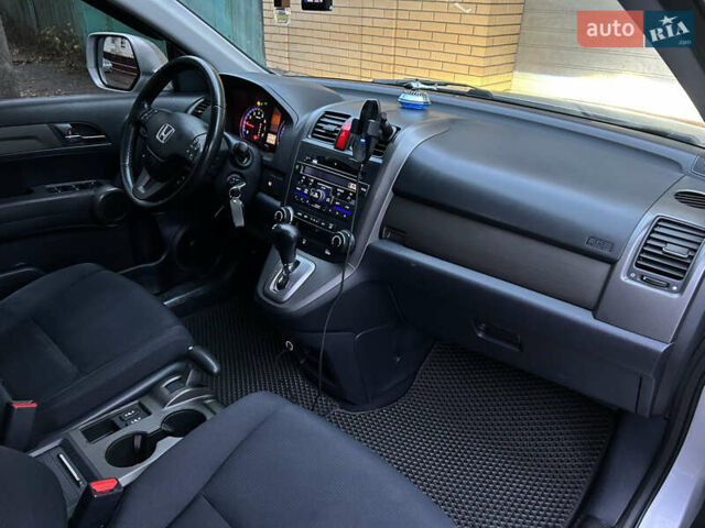 Серый Хонда СРВ, объемом двигателя 2 л и пробегом 300 тыс. км за 14500 $, фото 8 на Automoto.ua