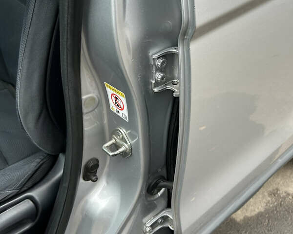 Серый Хонда СРВ, объемом двигателя 2 л и пробегом 300 тыс. км за 14500 $, фото 32 на Automoto.ua