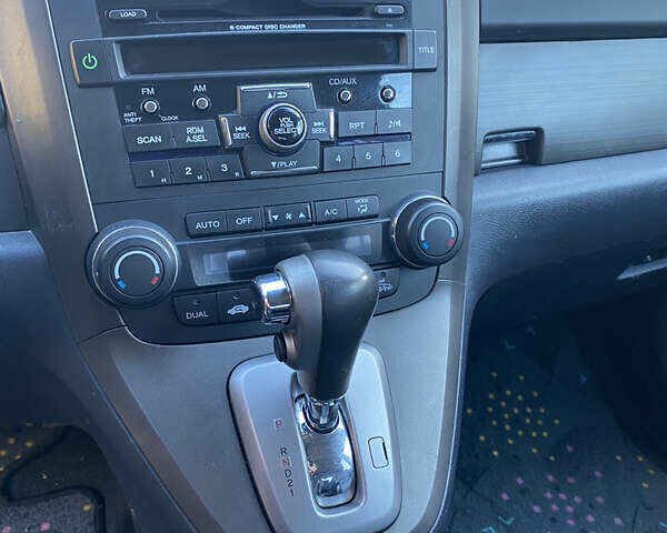 Серый Хонда СРВ, объемом двигателя 2.2 л и пробегом 238 тыс. км за 12999 $, фото 31 на Automoto.ua