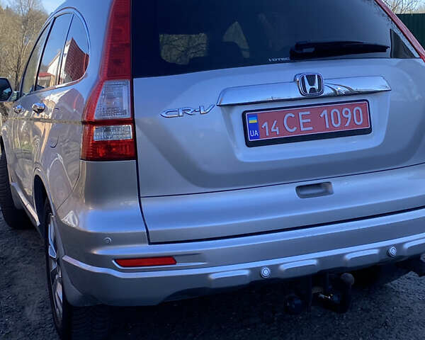 Серый Хонда СРВ, объемом двигателя 2.2 л и пробегом 238 тыс. км за 12999 $, фото 3 на Automoto.ua