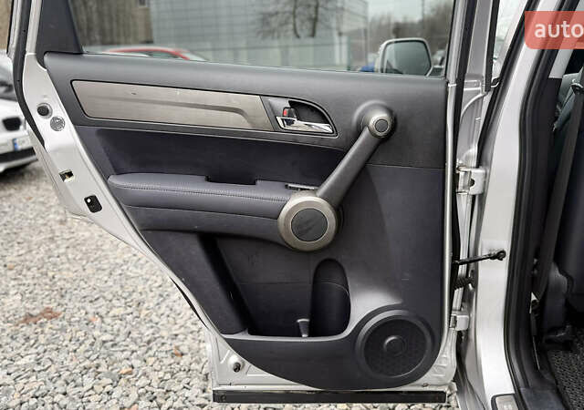 Серый Хонда СРВ, объемом двигателя 2.2 л и пробегом 204 тыс. км за 14000 $, фото 19 на Automoto.ua