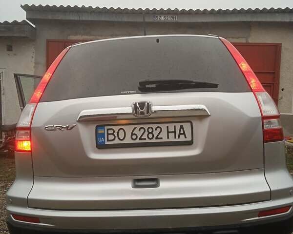 Серый Хонда СРВ, объемом двигателя 2.2 л и пробегом 222 тыс. км за 11000 $, фото 1 на Automoto.ua