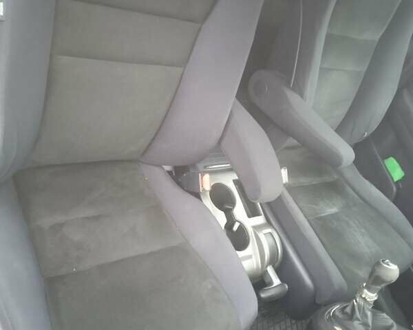 Серый Хонда СРВ, объемом двигателя 2.2 л и пробегом 222 тыс. км за 11000 $, фото 3 на Automoto.ua