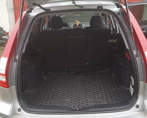 Серый Хонда СРВ, объемом двигателя 2.2 л и пробегом 222 тыс. км за 11000 $, фото 7 на Automoto.ua