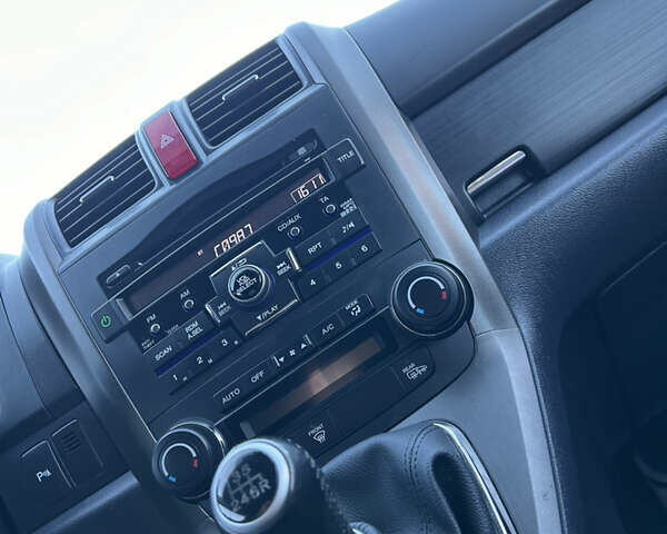 Сірий Хонда СРВ, об'ємом двигуна 2.2 л та пробігом 175 тис. км за 13999 $, фото 92 на Automoto.ua