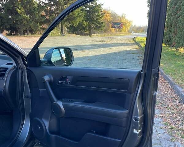 Хонда СРВ 2011 в Дубно на Automoto.ua Серый Хонда СРВ, объемом двигателя 2.2 л и пробегом 197 тыс. км за 14500 $, фото 12 на Automoto.ua