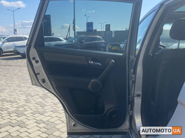 Сірий Хонда СРВ, об'ємом двигуна 2.2 л та пробігом 196 тис. км за 15000 $, фото 20 на Automoto.ua