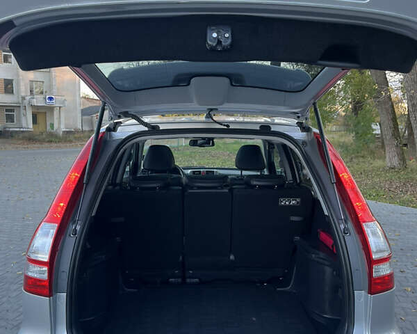 Хонда СРВ 2011 в Черновцах на Automoto.ua Серый Хонда СРВ, объемом двигателя 2.2 л и пробегом 218 тыс. км за 13990 $, фото 19 на Automoto.ua