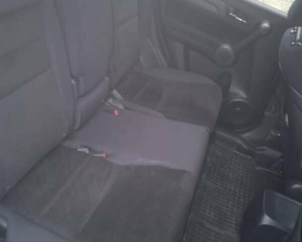 Серый Хонда СРВ, объемом двигателя 2.2 л и пробегом 222 тыс. км за 11000 $, фото 4 на Automoto.ua