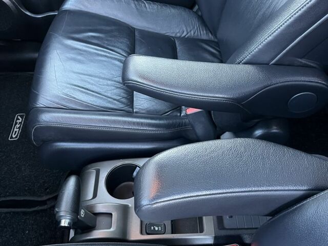 Хонда СРВ 2011 в Черновцах на Automoto.ua Серый Хонда СРВ, объемом двигателя 2.2 л и пробегом 218 тыс. км за 14250 $, фото 13 на Automoto.ua