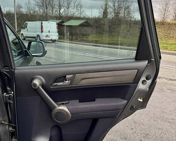 Серый Хонда СРВ, объемом двигателя 2 л и пробегом 223 тыс. км за 11950 $, фото 44 на Automoto.ua