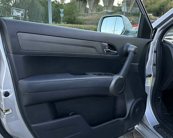 Хонда СРВ 2012 в Днепре (Днепропетровске) на Automoto.ua Серый Хонда СРВ, объемом двигателя 2.35 л и пробегом 130 тыс. км за 15100 $, фото 33 на Automoto.ua