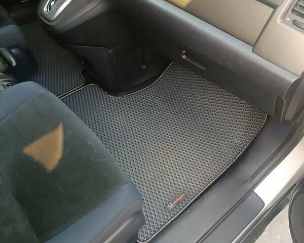 Серый Хонда СРВ, объемом двигателя 2.2 л и пробегом 280 тыс. км за 14900 $, фото 16 на Automoto.ua