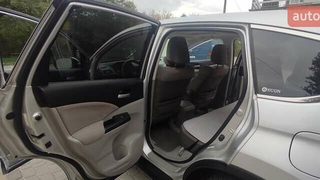 Хонда СРВ 2012 у Тернополі на Automoto.ua Сірий Хонда СРВ, об'ємом двигуна 2.36 л та пробігом 242 тис. км за 12899 $, фото 10 на Automoto.ua