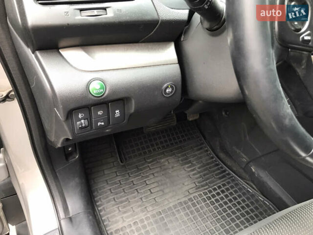 Серый Хонда СРВ, объемом двигателя 0 л и пробегом 217 тыс. км за 16655 $, фото 9 на Automoto.ua