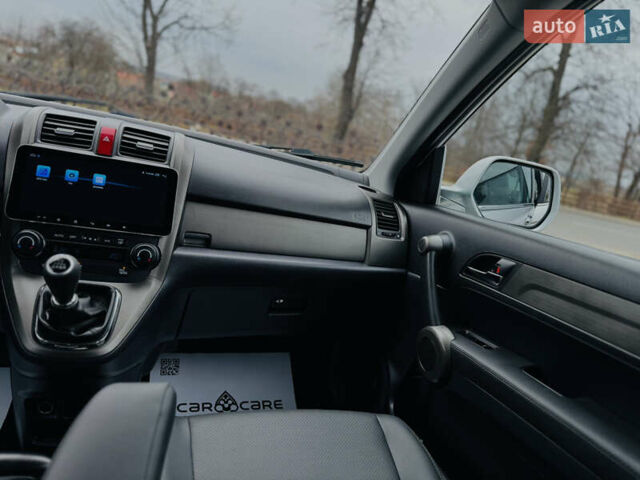 Серый Хонда СРВ, объемом двигателя 2.2 л и пробегом 165 тыс. км за 14950 $, фото 80 на Automoto.ua