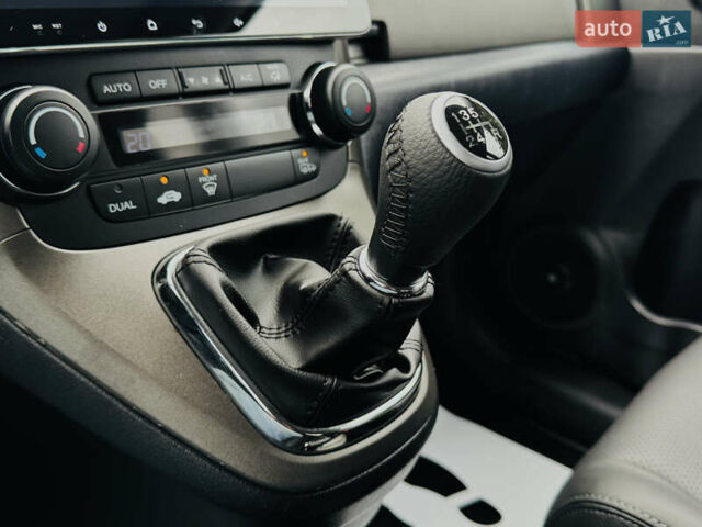 Серый Хонда СРВ, объемом двигателя 2.2 л и пробегом 165 тыс. км за 14950 $, фото 65 на Automoto.ua