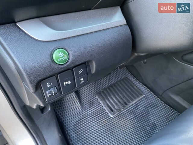 Серый Хонда СРВ, объемом двигателя 2.2 л и пробегом 216 тыс. км за 18000 $, фото 15 на Automoto.ua